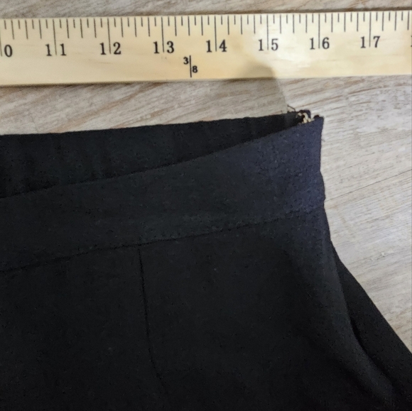 Venus High Rise, Back Zip, Black Flare Flowy Pants Size Large - Picture 9 of 11